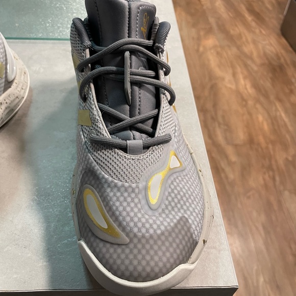 Adidas exhibit A Candace Parker shoes w size 7.5 - Picture 6 of 7